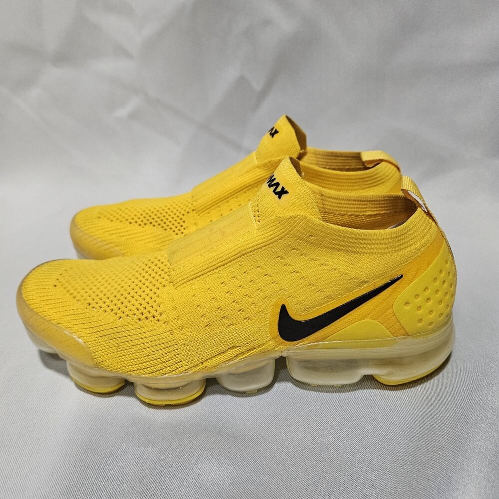 Nike Air VaporMax Flyknit Moc 2 University Gold Yellow Womens Size 7 AJ6599-700